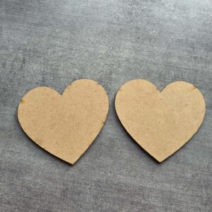 Petits coeurs bois bruts